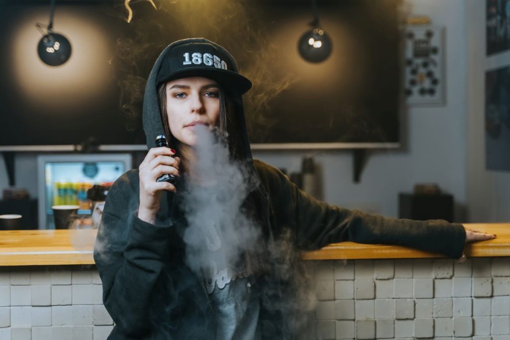 電子煙主機怎麼挑？大煙主機VS小煙主機的比較與推薦